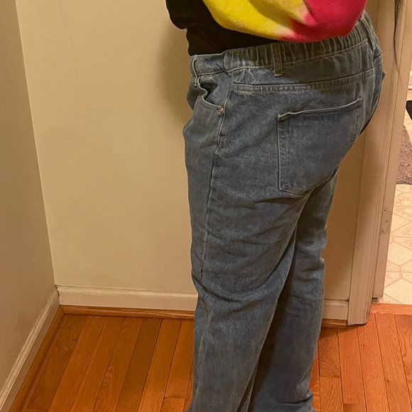 Maternity jean never worn - Picture 4 of 4